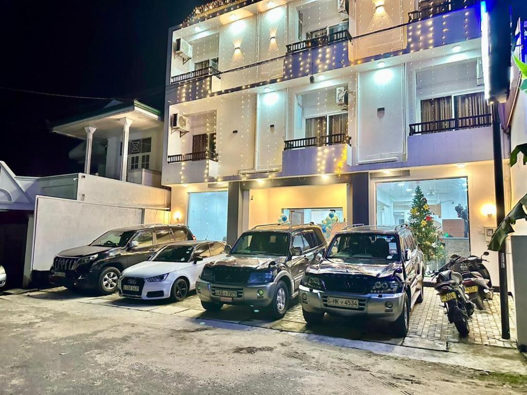 Lucky Transit Hotel - Katunayake Airport ภายนอก รูปภาพ
