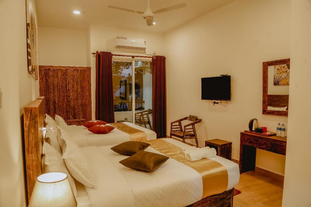 Lucky Transit Hotel - Katunayake Airport ภายนอก รูปภาพ