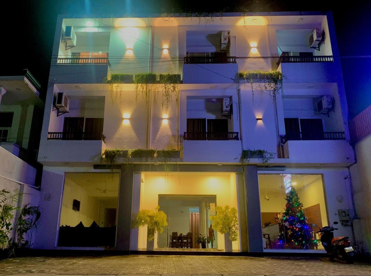 Lucky Transit Hotel - Katunayake Airport ภายนอก รูปภาพ