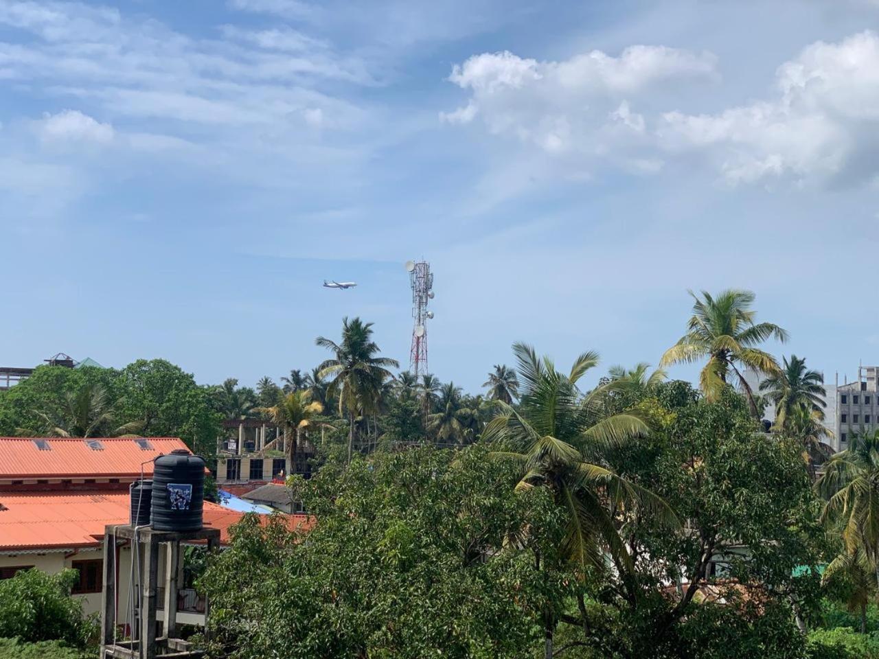 Lucky Transit Hotel - Katunayake Airport ภายนอก รูปภาพ
